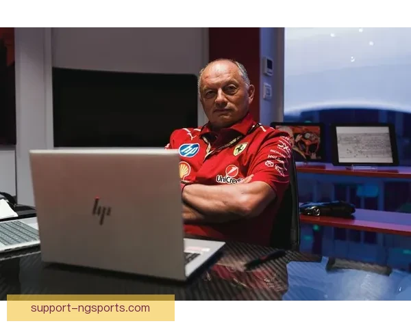 法拉利与梅赛德斯在F1赛季争夺中激烈对抗 车队策略与车手表现成关键因素